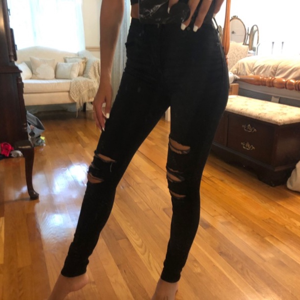NWOT black ripped high waisted jeans